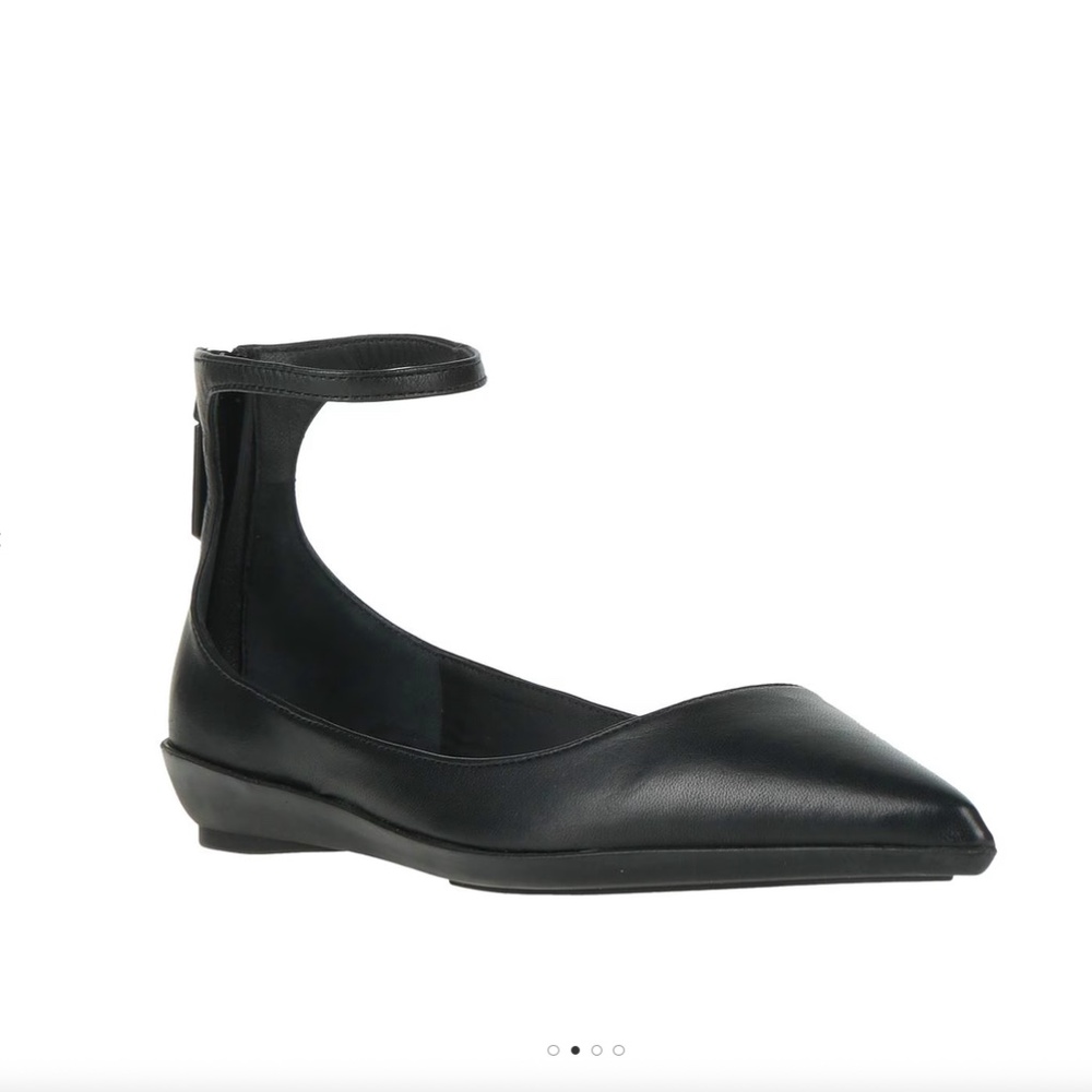 Calvin Klein Pointy Flats NWT NIB